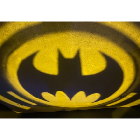 Batman Bat Signal Projector Desk Light - USB-C or Battery Operated NEW in box! - Picture 1 of 12